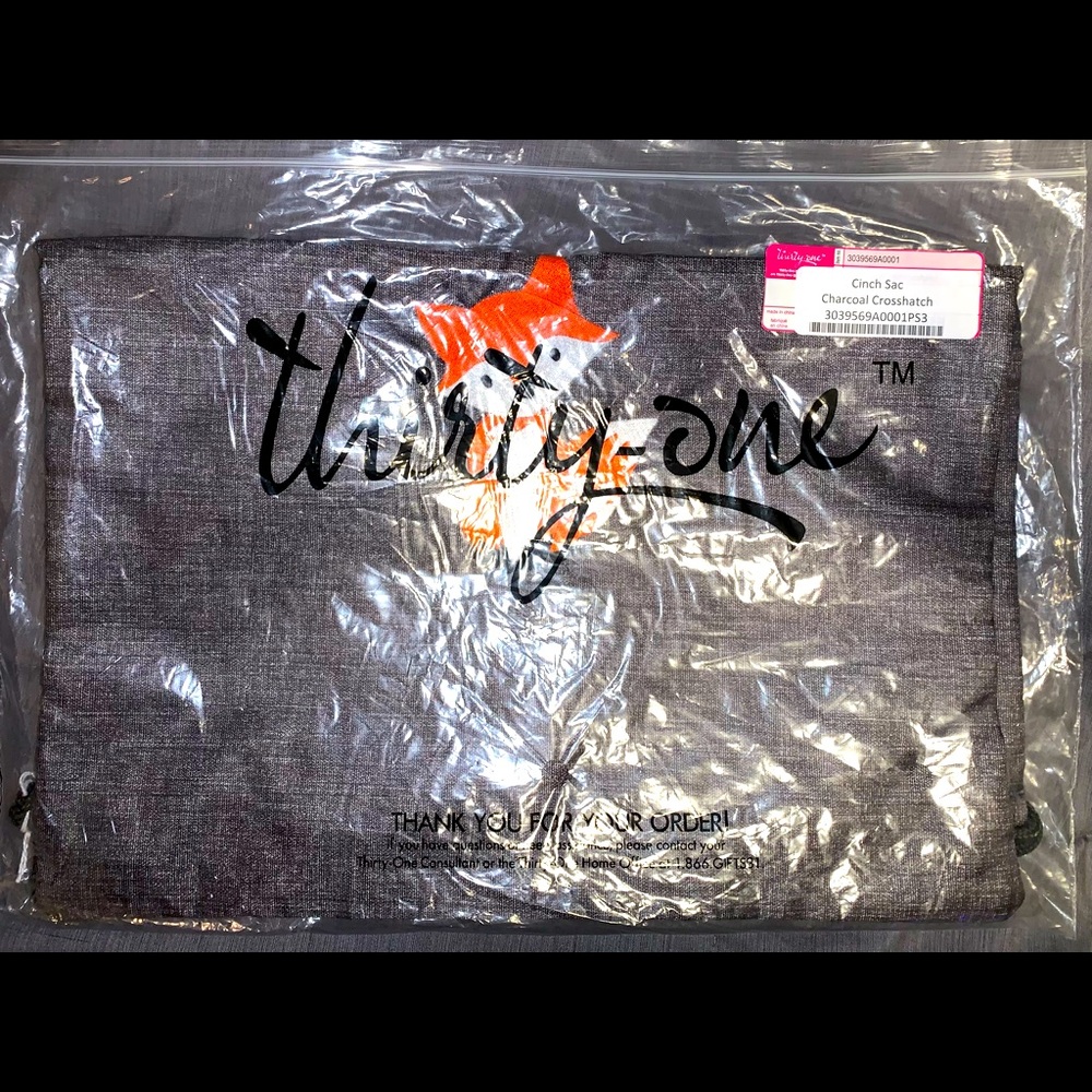 Thirty-one cinch sac in charcoal crosshatch with fox icon it